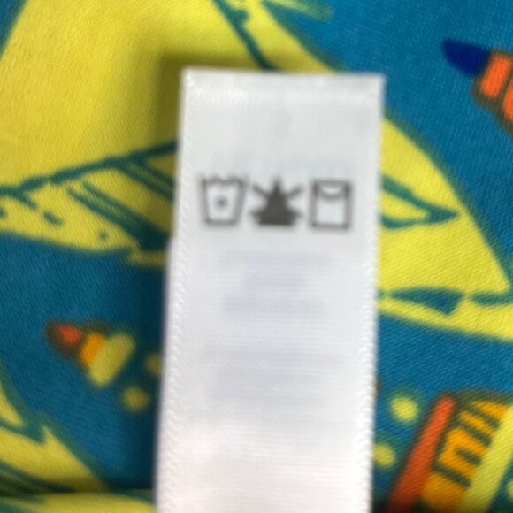 LuLaRoe Classic Tshirt Womens Small Geometric Print Short Sleeve New - Picture 7 of 9